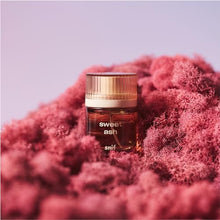 Load image into Gallery viewer, Snif Sweet Ash Perfume, Cologne for Men and Women, Low-Key Sweet and Earthy Scent, Long Lasting Fine Fragrance, Clean, Non-Toxic, Vegan, Cruelty Free, 30ml