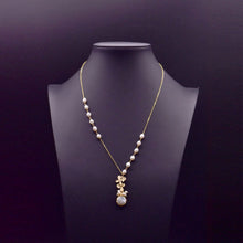 Load image into Gallery viewer, 18K Gold Baroque Pearl Necklace For Women Dainty Simple Leaf Pendant Natural Real Freshwater Pearl Jewelry Wedding Charm Mother Birthday Gifts Bridesmaid Hanging Jewelry (Baroque)