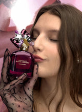 Load image into Gallery viewer, Marc Jacobs Perfect Absolute Eau de Parfum – Ambery Women's Perfume – With Notes Caramelized Fig Accord, Jasmine Absolu & Rich Amber Accord – 1.6oz