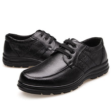 Load image into Gallery viewer, New High Quality Genuine Leather Shoes Men Flats Fashion Men's Casual Shoes Brand Man Soft Comfortable Lace up Black ZH740