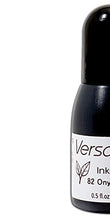 Load image into Gallery viewer, Tsukineko 1/2 Fluid Ounce VersaFine Pigment Inker, Onyx Black