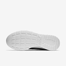 Load image into Gallery viewer, NIKE Womens Tanjun Black/White Running Shoe 8.5 Women US