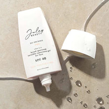 Load image into Gallery viewer, Julep No Excuses Clear Facial Sunscreen Broad-Spectrum SPF 40 + Glow Face Moisturizer With Vitamin E for Over & Under Makeup, 1 Fl Oz