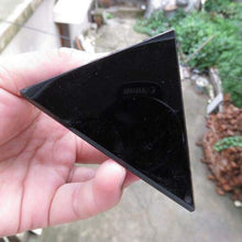Load image into Gallery viewer, Dalas 85~110g Natural Black Obsidian Crystal Tetrahedron Pyramid 4 Faces 6 Edges 7cm Handmade Pyramid Reiki Healing