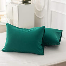 Load image into Gallery viewer, Wellboo Green Comforter Sets Queen Men Boys Bedding Sets Solid Emerald Comforter Cotton Women Adult Full Comforter Lightweight Microfiber Quilts Dark Color Blankets Breathable Soft with 2 Pillowcases