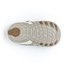 Load image into Gallery viewer, Stride Rite girls Artie Lightweight Leather Sneaker, navy, 6 W US