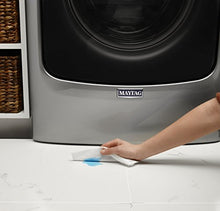 Load image into Gallery viewer, Affresh W10355053 Washing Machine Cleaner | Cleans Front Top Load Washers, Including HE, 24 Wipes, white
