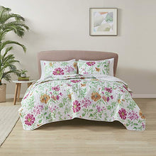 Load image into Gallery viewer, Comfort Spaces Reversible Quilt Set-Vermicelli Stitching Design All Season, Lightweight, Coverlet Bedspread Bedding, Matching Shams, Full/Queen(90"x90") Marlene, Daisies Green 3 Piece