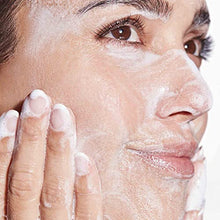 Load image into Gallery viewer, Honest Beauty Find Your Calm Kit Holiday Gift, Calm On Foaming Cleanser + Calm and POREfect Serum + The Daily Calm Lightweight Moisturizer, National Eczema Association EWG Certified, Hypoallergenic