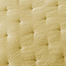 Load image into Gallery viewer, GOONE Lightwight Quilt Set for Summer,3 Piece Reversible Comforter Set, All Season Comfy Bedding, Thin Microfiber Solid Hypoallergenic Quilt, Yellow Clolor,Queen Size Comforter with 2 Shams