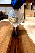 Load image into Gallery viewer, DEEP Pour Epoxy Resin Kit Crystal Clear Liquid Glass - 2 to 4 Inches Plus Clear Epoxy Resin at One Time for Live Edge, River Tables and Wood Filler- ยพ Gallon Clear Casting Pourable Epoxy Resin Kit