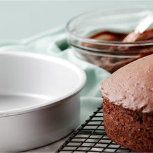 Load image into Gallery viewer, Wilton Aluminum 8-Inch Round Cake Pan Set, 2-Piece