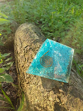 Load image into Gallery viewer, Orgone Pyramid – Emf Protection Anxiety Relief Crystals and Healing Stones Aquamarine Energy Generator Chakra Healing Crystals Handmade Orgonite Pyramid for – Sleep Aid Smudge Kit Reiki Supplies