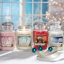 Load image into Gallery viewer, Yankee Candle Christmas Memories Large Jar Candle