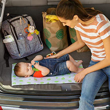 Load image into Gallery viewer, Munchkin Arm and Hammer Disposable Changing Pad, 10 Count