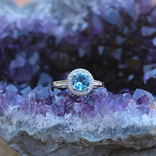 Load image into Gallery viewer, Oxford Diamond Co Halo Set Solitaire Cubic Zirconia Promise Engagement Ring .925 Sterling Silver Ring Size 10