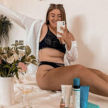 Load image into Gallery viewer, St. Tropez Self Tan Classic Bronzing Mousse, Vegan Self Tanner for a Sunkissed Glow, Lightweight, 100% Natural Self Tanning Active, 8 Fl Oz