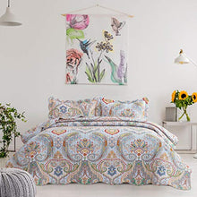 Load image into Gallery viewer, Bedsure 3-Piece Bohemia Paisley Pattern Queen Size Bedspread(90x96 inches), Lightweight Coverlet Quilt for Spring and Summer,1 Quilt and 2 Pillow Shams