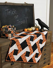 Load image into Gallery viewer, Pat Sloan's Holiday Celebrations: 17 Quilts and More for 6 Seasonal Occasions