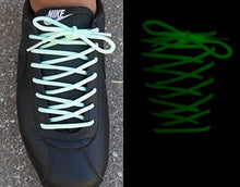 Load image into Gallery viewer, neon Round Glow in The Dark Shoelaces 125cm (Green)