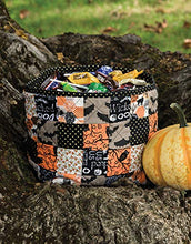Load image into Gallery viewer, Pat Sloan's Holiday Celebrations: 17 Quilts and More for 6 Seasonal Occasions