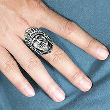 Load image into Gallery viewer, AeraVida Abalone Shell Native American Style .925 Sterling Silver Ring (11)