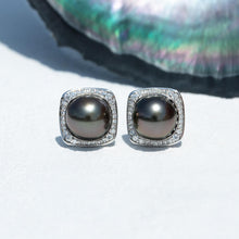 Load image into Gallery viewer, mihiarii Tahitian Black Pearl Earring and Necklace Set

