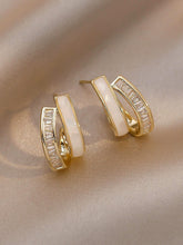 Load image into Gallery viewer, 1 Pair Gold Cubic Zirconia Ring with Cat's Eye Stone - Stylish and Elegant Accessory for Everyday Wear
