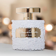 Load image into Gallery viewer, Oscar de la Renta Bella Blanca Eau de Parfum Perfume Spray for Women, 1.0 Fl. Oz.
