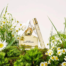 Load image into Gallery viewer, Marc Jacobs Daisy Eau de Toilette 3-pc Set (Spring FY26)

