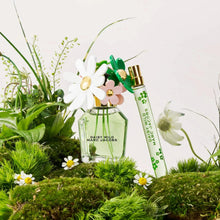 Load image into Gallery viewer, Marc Jacobs Daisy Wild Eau de Parfum 3-pc Set (Spring FY26)
