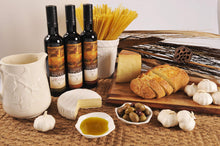 Load image into Gallery viewer, Castillo de Pinar First Cold Pressed Extra Virgin Olive Oil Picual Single-Variety 500ml Less Than 02% Acidity, Gluten Free Non GMO
