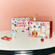 Load image into Gallery viewer, Marc Jacobs Daisy Love Eau de Toilette 3-pc Set (Daisy Love Women's Eau de Toilette 3.3oz • Travel Spray 0.33oz • Body Lotion for Women 2.5oz) Notes of Cloudberries, Daisy Petals, and Driftwood
