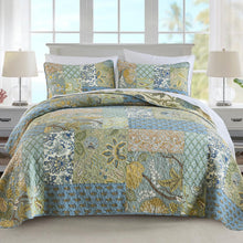 Load image into Gallery viewer, NEWLAKE Quilt Set Queen Size, 100% Cotton Patchwork Green Bohemian Quilt Sets, Reversible Bedspread Lightweight and Breathable for All Seasons, Soft Quilted Bedspread with 2 Pillow Shams
