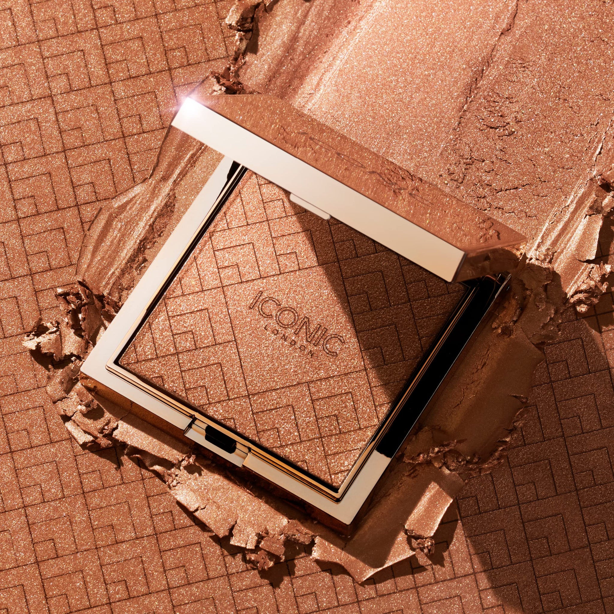 Load image into Gallery viewer, ICONIC LONDON Kissed by the Sun | Multi-Use Blush, Bronzer, & Highlighter, For All Skin Types, Cruelty-Free, Vegan Makeup, (Date Night) 0.17 oz