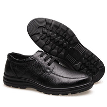 Load image into Gallery viewer, New High Quality Genuine Leather Shoes Men Flats Fashion Men's Casual Shoes Brand Man Soft Comfortable Lace up Black ZH740
