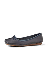 Load image into Gallery viewer, Clarks Freckle ice Size 6.5 US Blue
