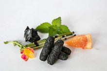 Load image into Gallery viewer, Knotty Floss Refills of Bamboo Activated Charcoal No Knot Floss with Grapefruit Seed Extract - Eco-friendly Vegan - 4 Refill Packs
