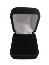 Load image into Gallery viewer, 1 Carat 3 Three Stone Princess Diamond Engagement Ring 14K White Gold I-J Color I1-I2 Clarity
