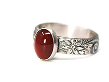 Load image into Gallery viewer, Oval Carnelian Ring Flower Pattern Vintage Silver N-S
