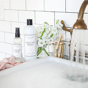 The Laundress New York The Laundress - Laundry Detergent for Delicates, Care for Fabric, Silk, Delicates Detergent, Synthetics and Blends, White No Flavour, 16 Fl Oz