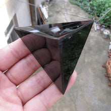Load image into Gallery viewer, Dalas 85~110g Natural Black Obsidian Crystal Tetrahedron Pyramid 4 Faces 6 Edges 7cm Handmade Pyramid Reiki Healing
