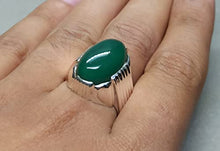 Load image into Gallery viewer, 18 Carat Yemeni Dark Green Aqeeq Mens Ring Sterling Silver 925 Handmade Grape Shape Green Agate Ring Gift for Him Agate Ring Religious Ring (14.5)
