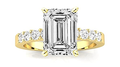1.5 Ctw Emerald Cut Classic Prong Set Round 14K Yellow Gold Diamond Engagement Ring (I-J Color VS1-VS2 Clarity 1 Ct Center)