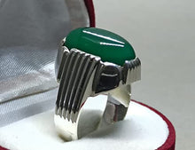 Load image into Gallery viewer, 18 Carat Yemeni Dark Green Aqeeq Mens Ring Sterling Silver 925 Handmade Grape Shape Green Agate Ring Gift for Him Agate Ring Religious Ring (14.5)
