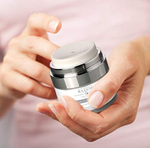 Load image into Gallery viewer, Anti-Wrinkle Night Cream with 2.5% Retinol and Hyaluronic Acid - Anti Aging Retinol Moisturizer Cream for Men &amp; Women to Reduce Wrinkles &amp; Dark Spots
