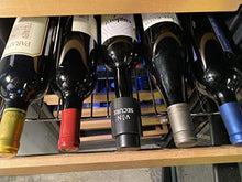 Load image into Gallery viewer, Best Wine Bottle Stopper + Vacuum Sealer, Wine Preserver, 1 Piece, Keep Wine Fresh, Gift for Wine Lovers
