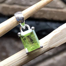 Load image into Gallery viewer, Genuine 1.5ct Peridot 925 Solid Sterling Silver Pendant 15mm
