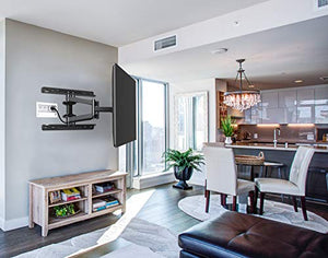 PERLESMITH TV Wall Mount Full Motion for Most 32-55 Inch Flat Curved TVs with Swivels, Tilts & Extends, Dual Articulating Arms Wall Mount TV Bracket Supports TV up to 99 lbs, Max VESA 400x400