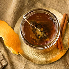 Load image into Gallery viewer, Harney &amp; Sons Hot Cinnamon Spice Tea Tin - Black Tea with Orange &amp; Sweet Clove - 2.67 Ounces, 30 Sachets
